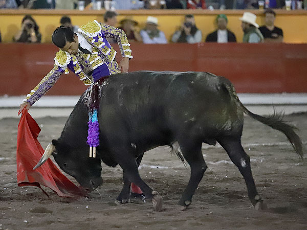 San Rom�n acompa�ando el trazo