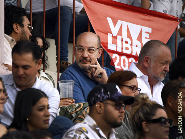 Carlos Quintana, de visita en la plaza