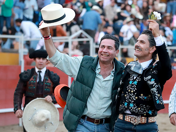 Con el ganadero Sergio Hern�ndez