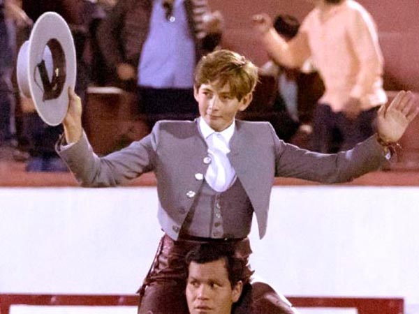 Andr&eacute; debuta con triunfo en Texcoco