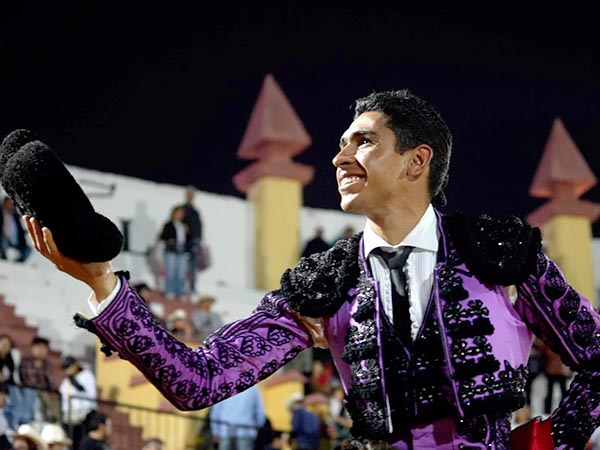 Puerta Grande para Guti&eacute;rrez en Texcoco