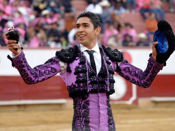 Tarde de dos trofeos