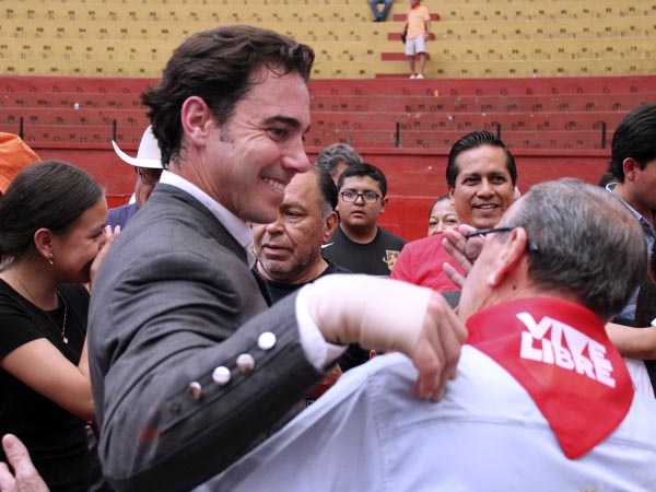 Jos� Mauricio, con los aficionados