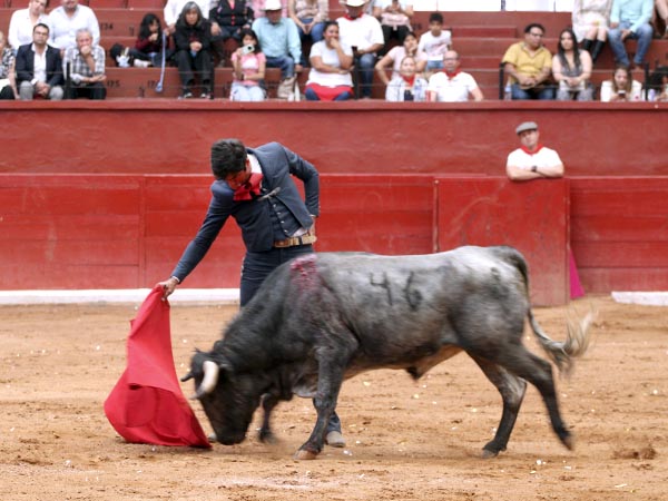 Ferm�n, en el centro del ruedo