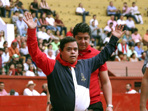 Felicidad y afici�n