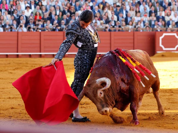 Faena breve a su primero