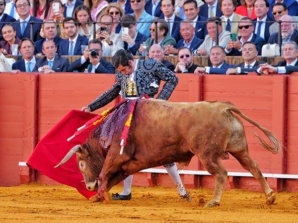 La barbilla en el pecho