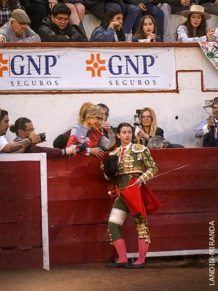 El brindis para Tomasina