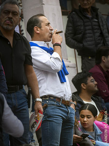 Disfrutando del habano