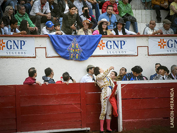 La montera para Luis David Adame