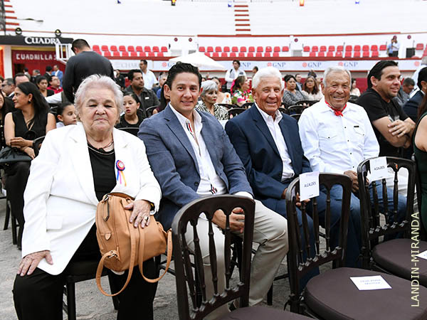 Yoya con Zarco Garc�a y los Castorena