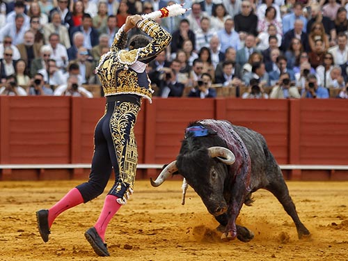 Cubri� los tres tercios