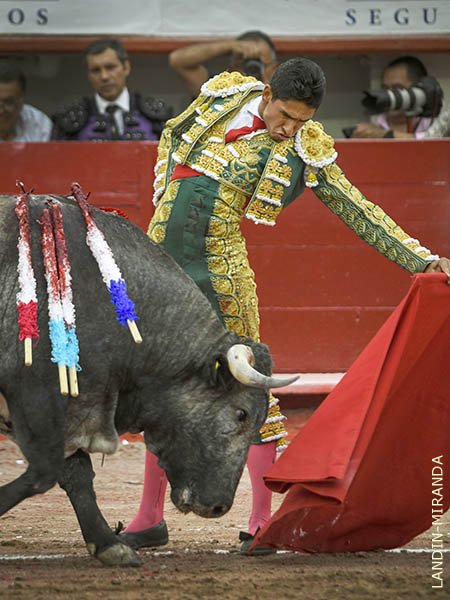Por nota, para no derribarlo