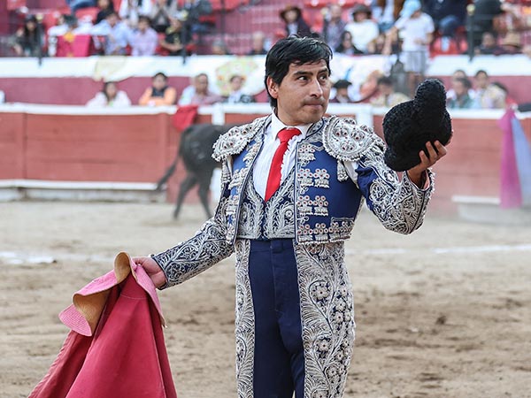 Gerardo, ovacionado en el tercio