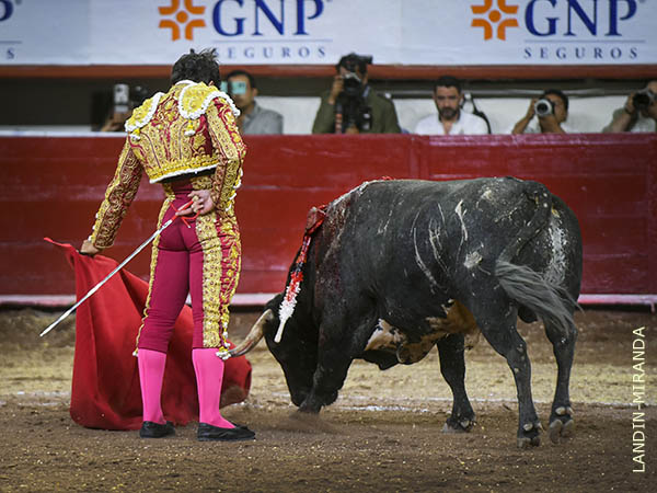Reposadas tandas por ambos pitones
