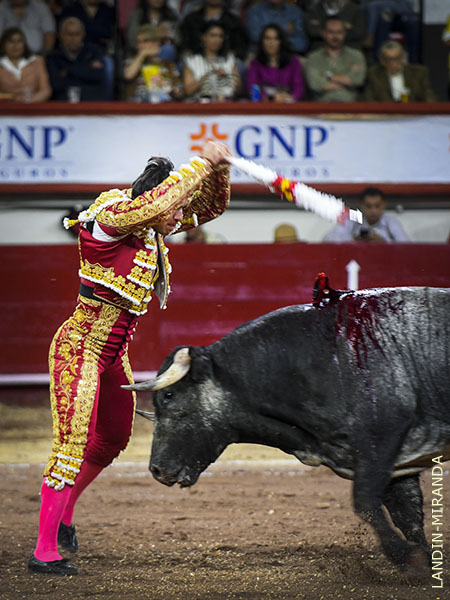 El tendido goz� el segundo tercio