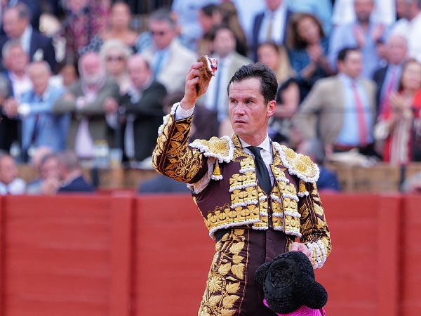 Luque cort� la �nica oreja en Sevilla