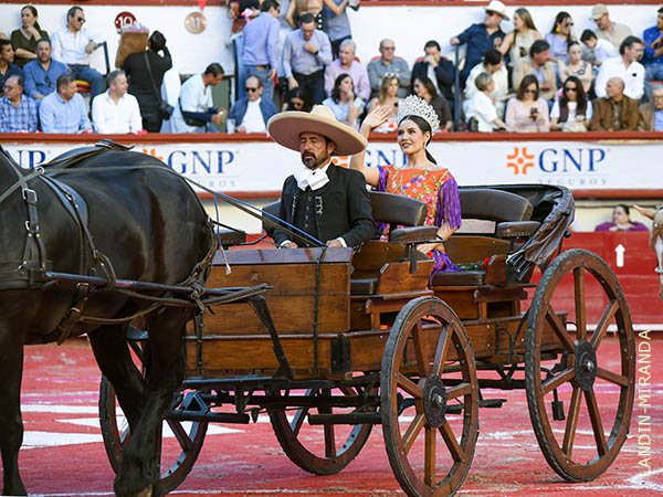 La reina de las fiestas de abril