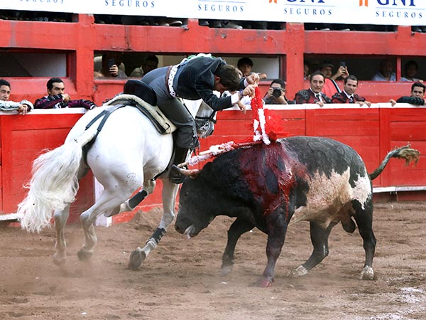 Oficiando a dos manos
