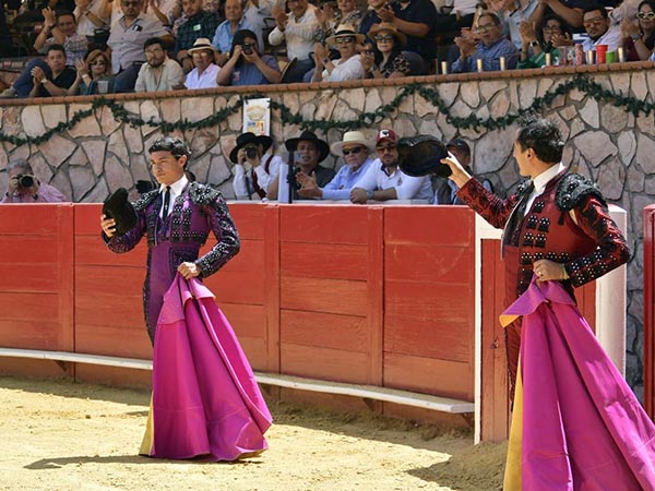 Los S�nchez, ovacionados en sus pares