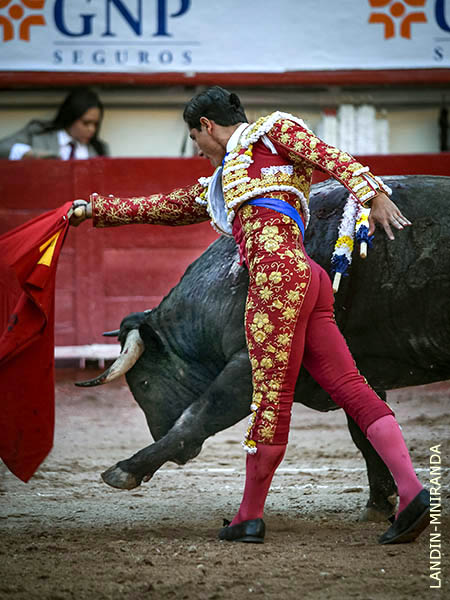 Le busc� las vueltas