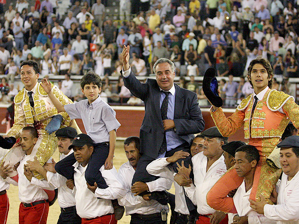 El triunfo de toreros y ganaderos