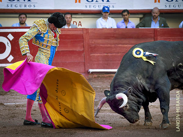 De Justo, primer espada