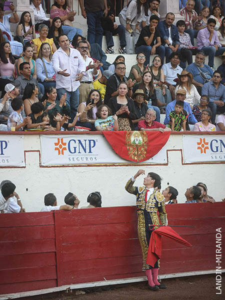 Emotivo brindis a Ra�l Ibarra padre