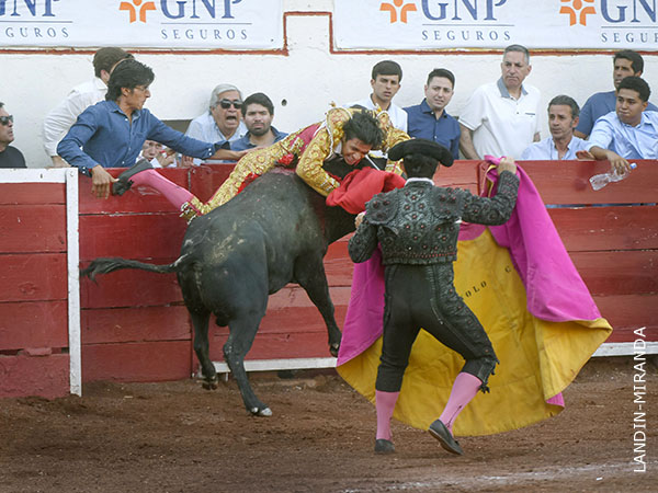 El eral lo alcanz� en el brindis