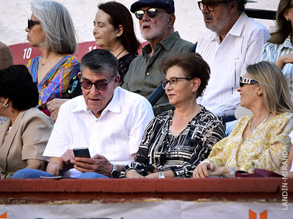 Xavier y Luci Gonz�lez Fisher en su palco