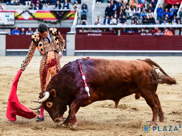 Mano en la cintura