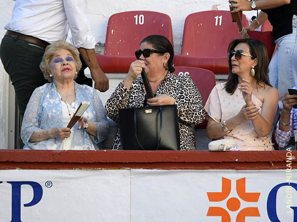 Do�a Anita de Andrea en su palco