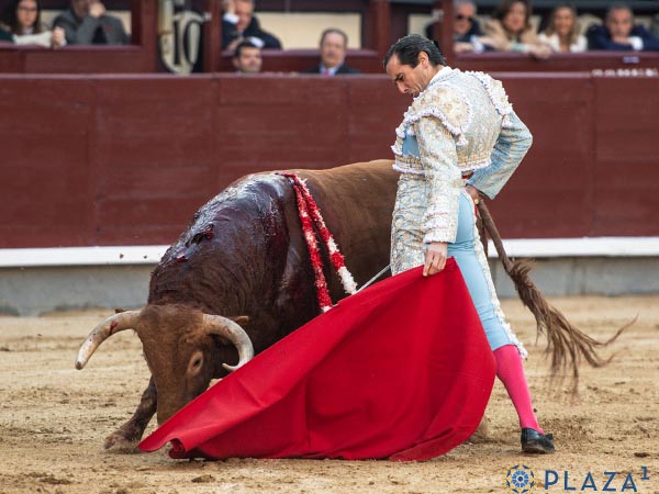 Detr�s de la cadera