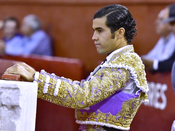 Atento a las faenas