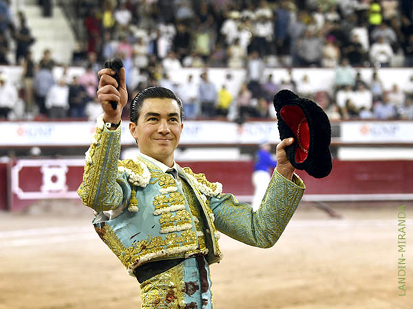 Un trofeo en la Monumental Aguascalientes