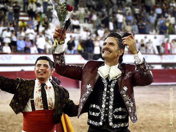 Dos orejas, Batista y Gamero felices