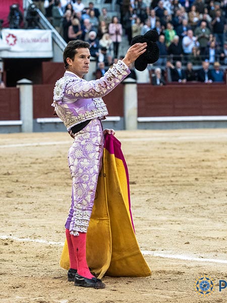 Saludos con petici�n