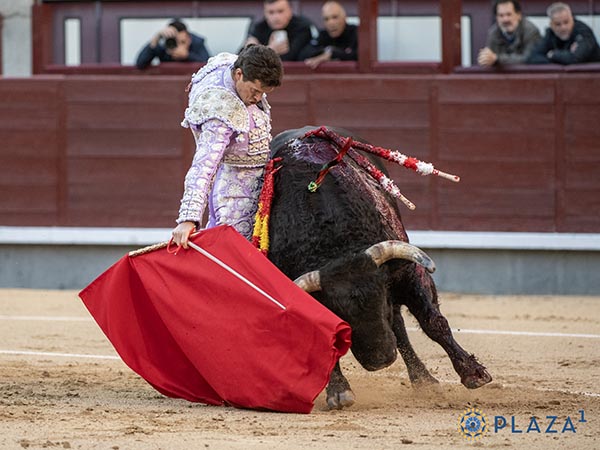Ajustada tanda por el derecho