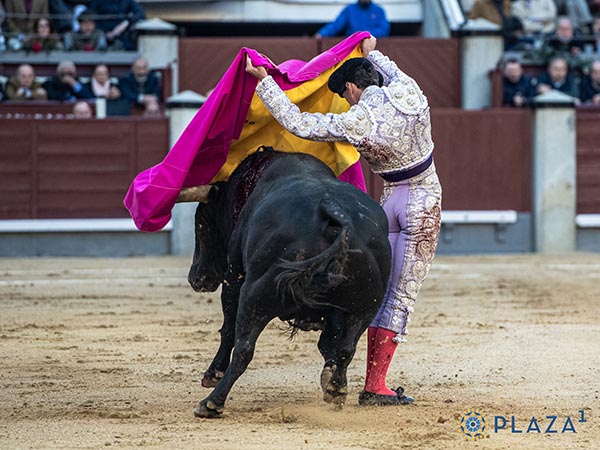 Adri�n, en los quites
