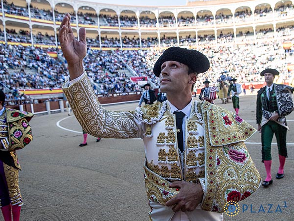 Cortes�as al biombo