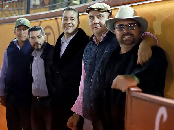 Ganadero e invitados