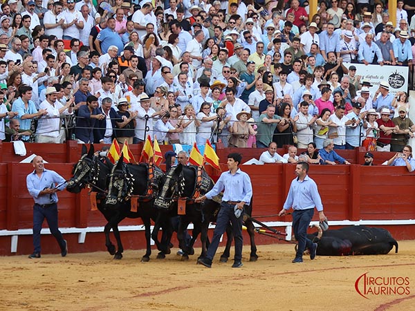 Homenaje a los despojos