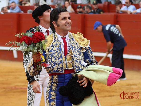 La primera oreja para Morante