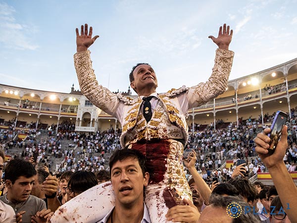Ferrera mostr� sus dos facetas