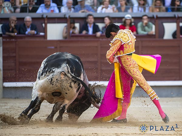 De Justo, primer espada