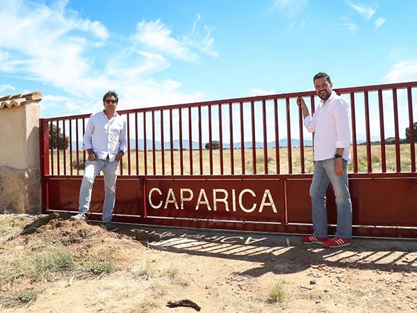 Caparica estrena finca en Espa&ntilde;a