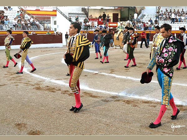 Seis espadas en Villarejo