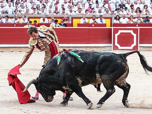 Bajando la mano