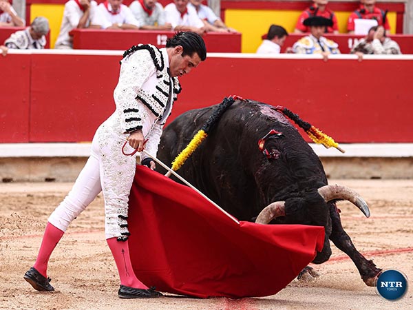 Adornos con la izquierda
