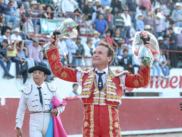Dos trofeos para Ferrera